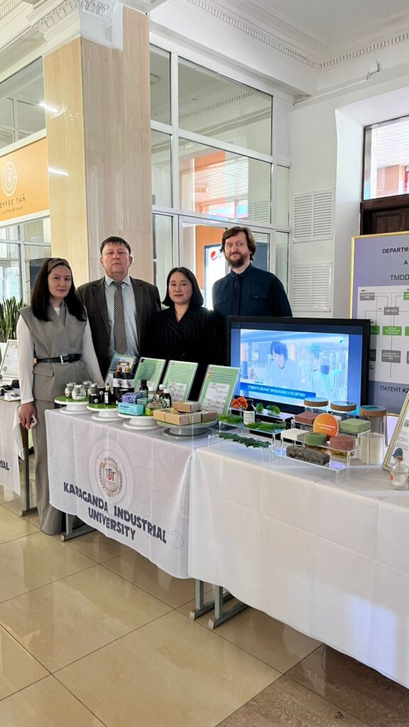 ҚАРИУ-ДЫҢ ЕУРОПА ОДАҒЫ ЕЛШІЛЕРІМЕН КЕЗДЕСУІ