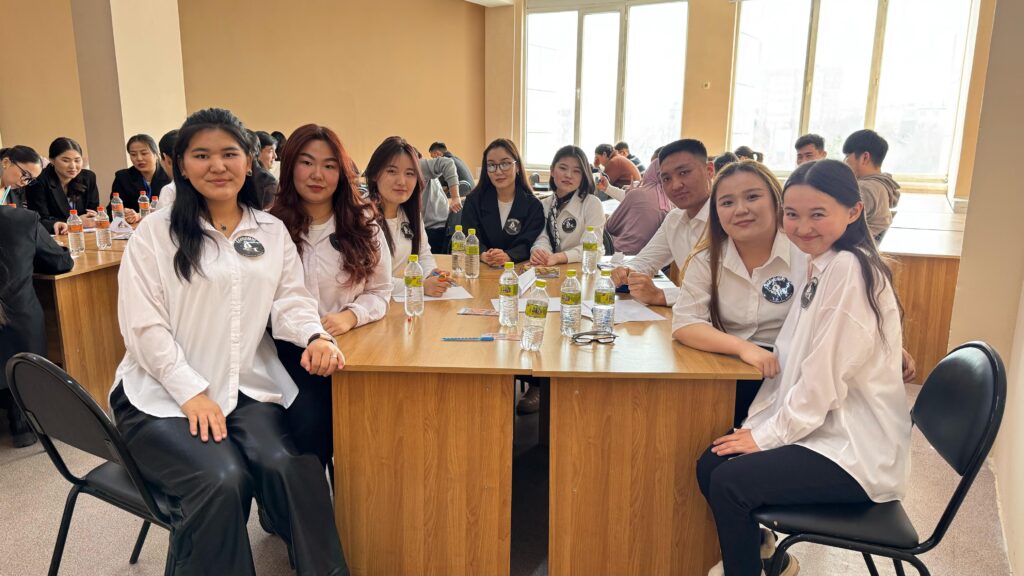 ҚАРИУДА СТУДЕНТТЕРГЕ АРНАЛҒАН КВИЗ-ОЙЫН ӨТТІ