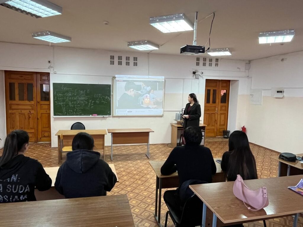 ПАРАСАТТЫЛЫҚТЫҢ БІРЫҢҒАЙ КУРАТОРЛЫҚ САҒАТЫ ӨТКІЗІЛДІ