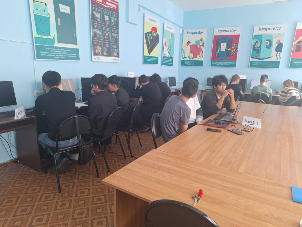 ҚарИУ International Collegiate Programming Contest-ке қатысуда