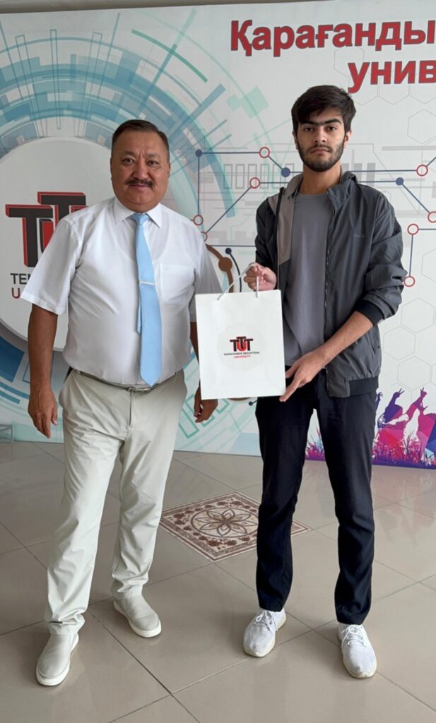 ҚАРИУ-ҒА АЛҒАШҚЫ АЗЕРБАЙЖАНДЫҚ АБИТУРИЕНТ ҚАБЫЛДАНДЫ