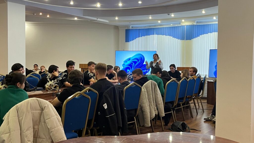 ҚарИУ платформасында «волонтерлік – өмірдің мәні ретінде» диалог алаңы өтті.