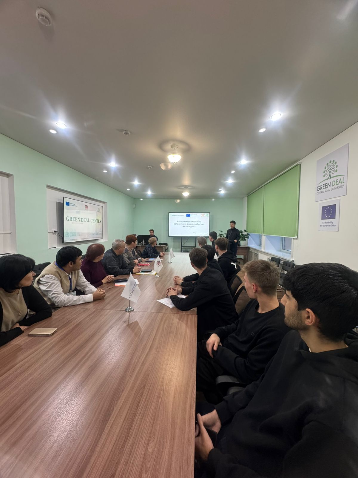 Жаңа жылдарыңызбен!